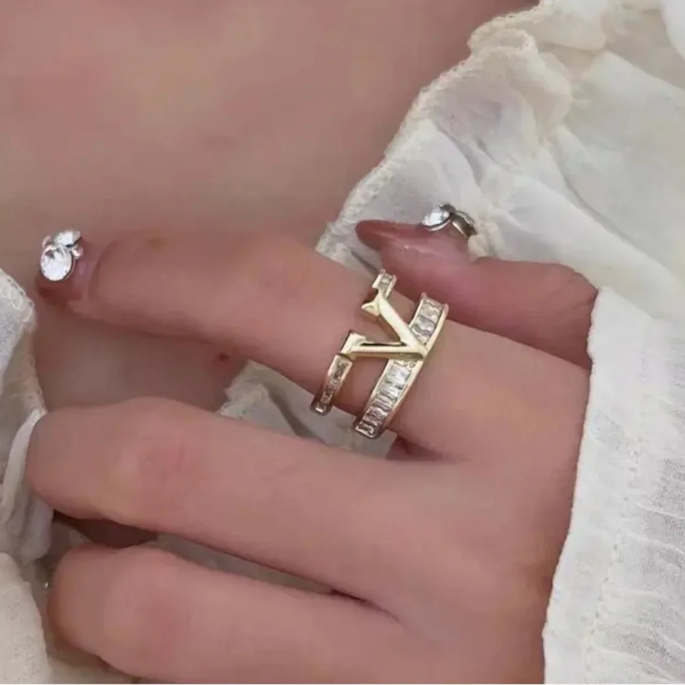 High Luxurious Adjustable Ring with V Design